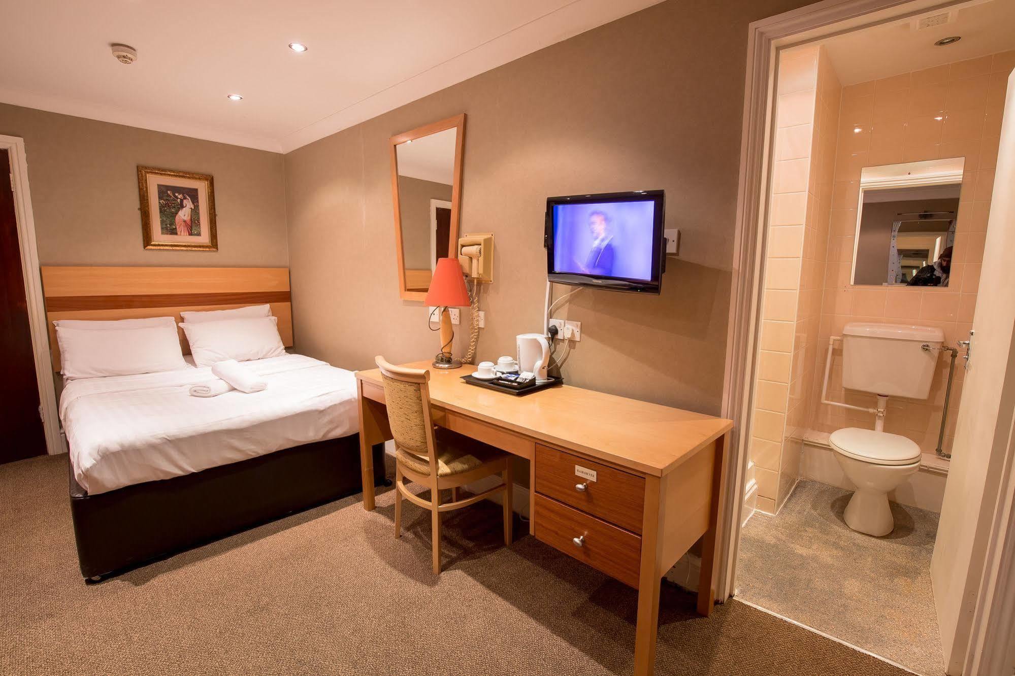 Newham Hotel Лондон Екстер'єр фото