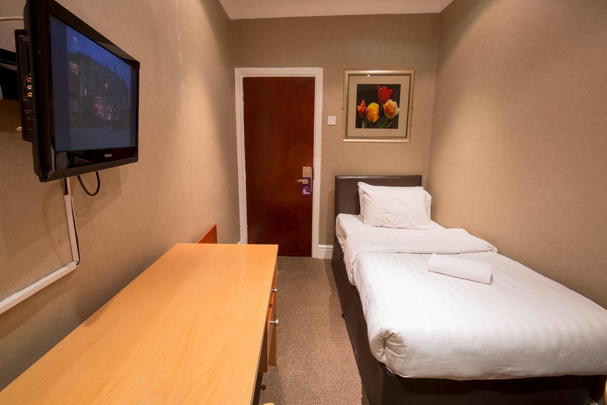 Newham Hotel Лондон Екстер'єр фото