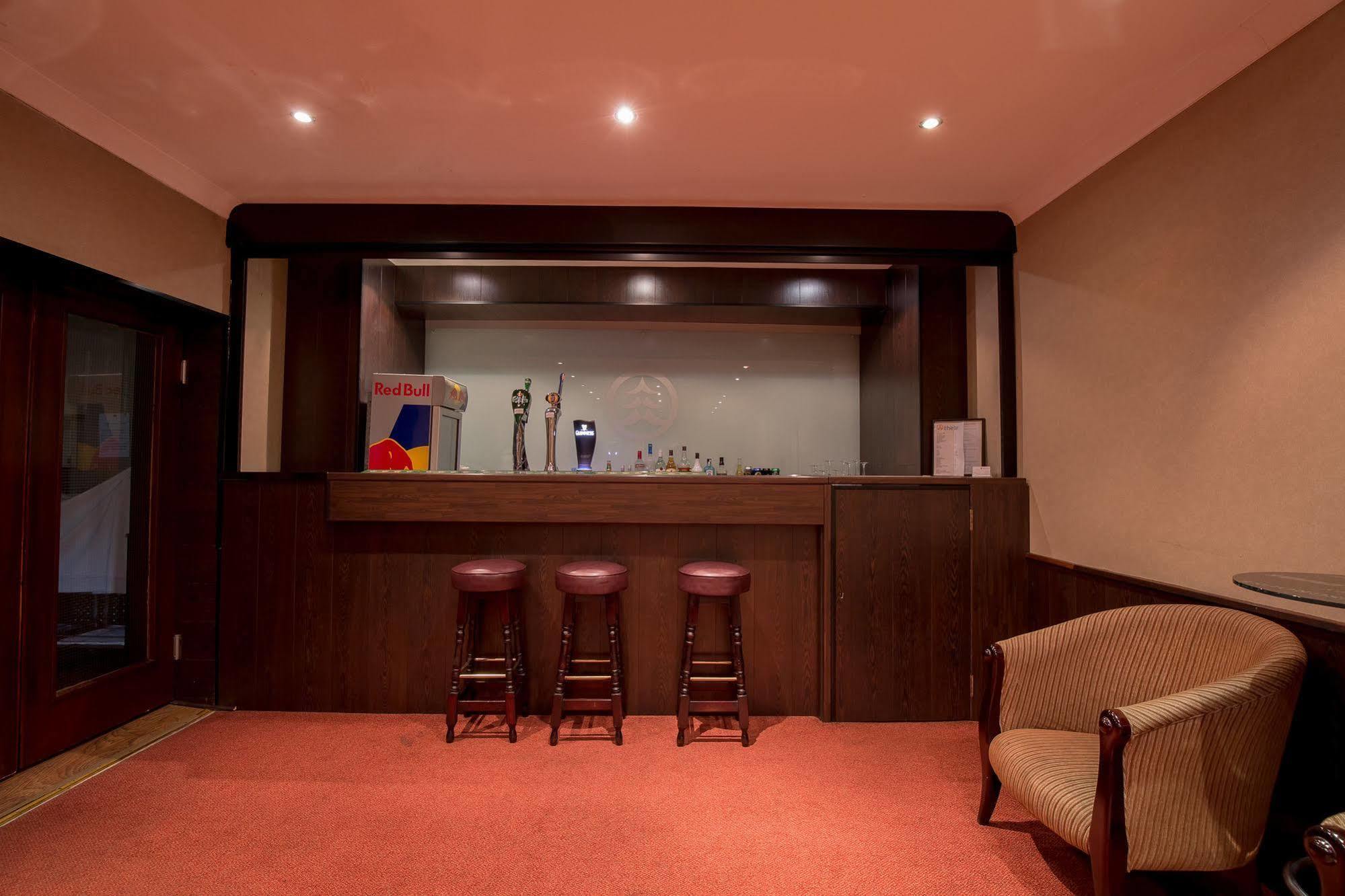 Newham Hotel Лондон Екстер'єр фото