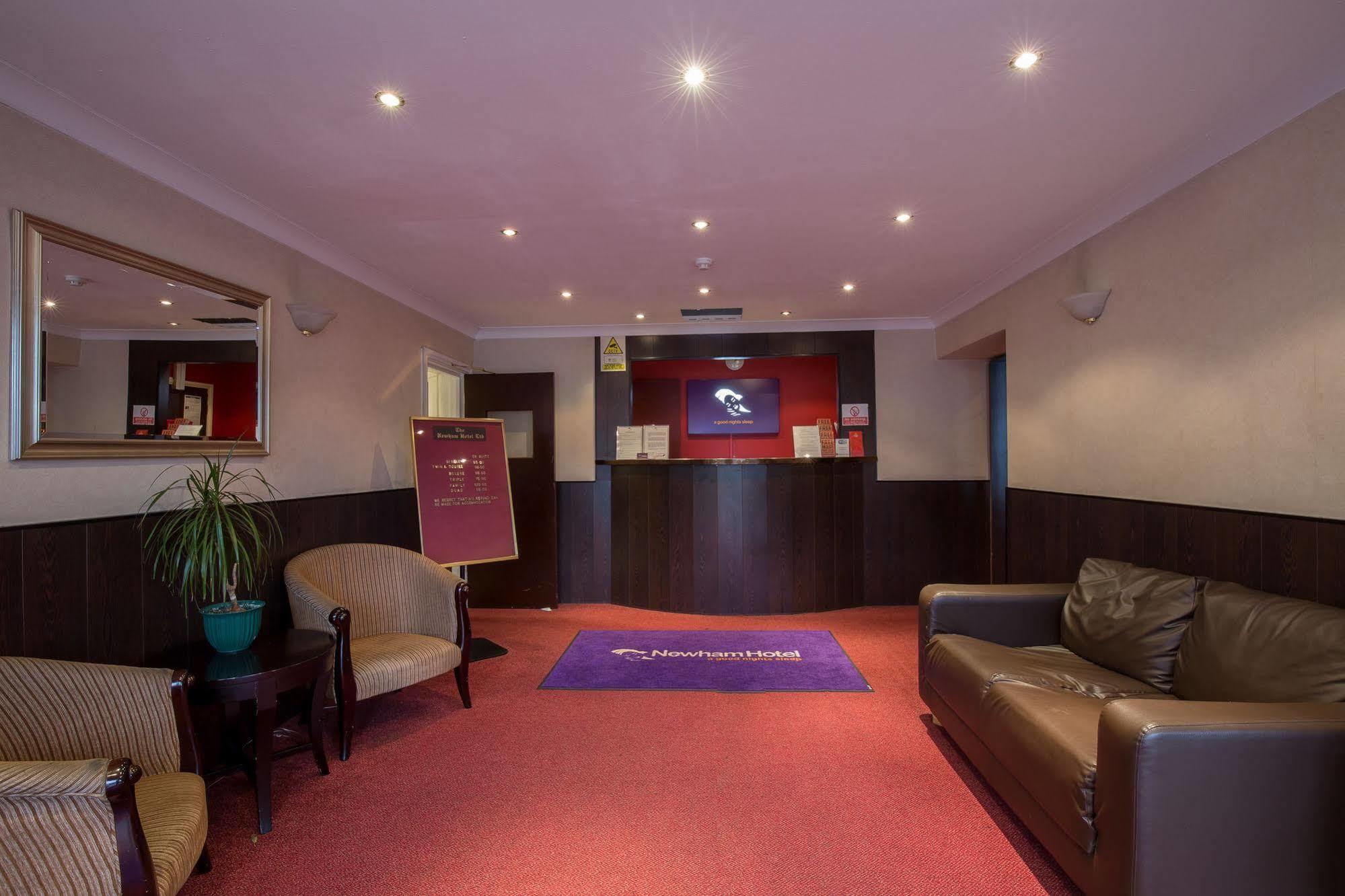 Newham Hotel Лондон Екстер'єр фото
