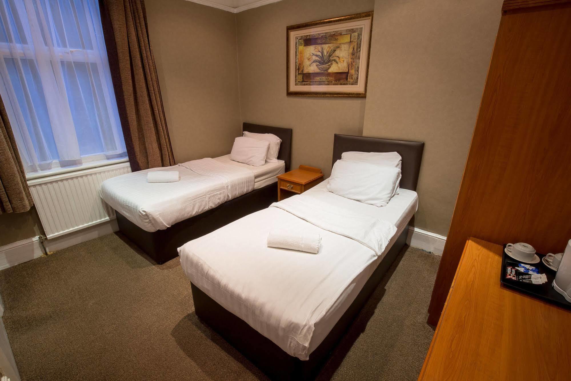 Newham Hotel Лондон Екстер'єр фото
